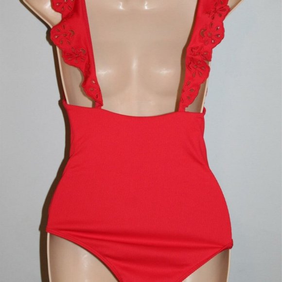 Beach Riot Eyelet Ruffle 1 Pc Swimsuit HW8085 - Picture 3 of 9